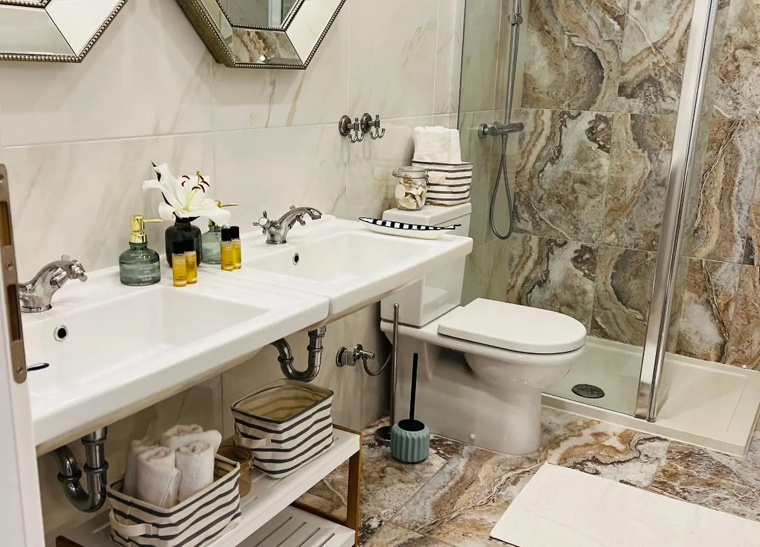 La Dolce Vita Apartments In The City Center With Private Parking Pula 0*,